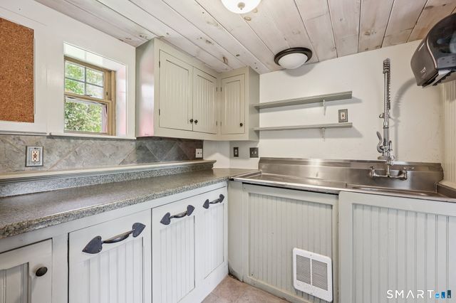 12 Jackson Road, Killingworth, CT 06419