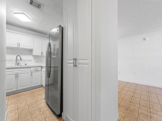 7121 SW 102nd Ct, Miami, FL 33173