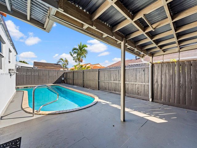 7121 SW 102nd Ct, Miami, FL 33173