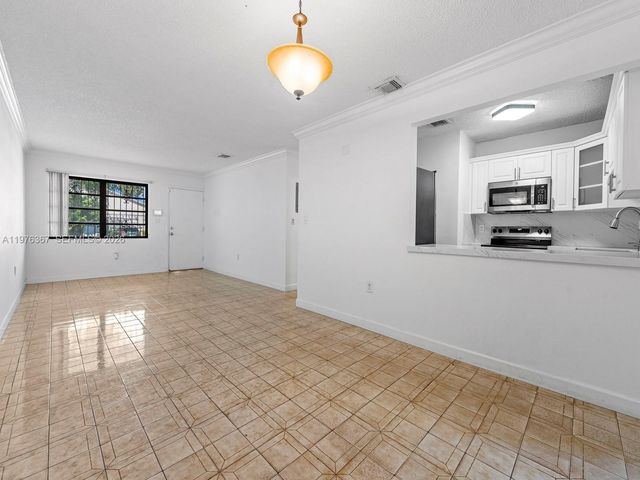 7121 SW 102nd Ct, Miami, FL 33173