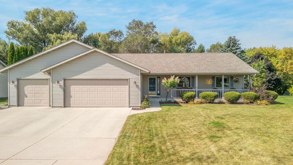 928 South Hills DRIVE, Plymouth, WI 53073