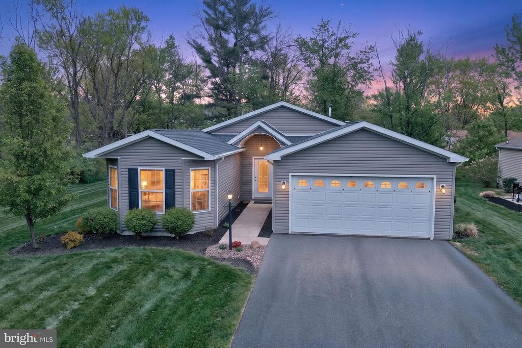 67 CORMORANT DR, Bechtelsville, PA 19505