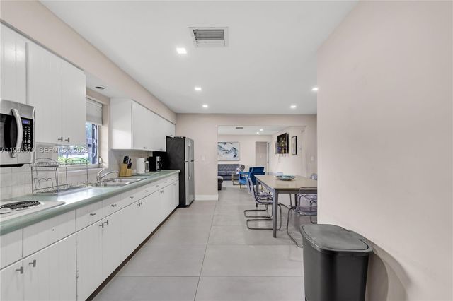 2217 NW 4th Ave, Wilton Manors, FL 33311