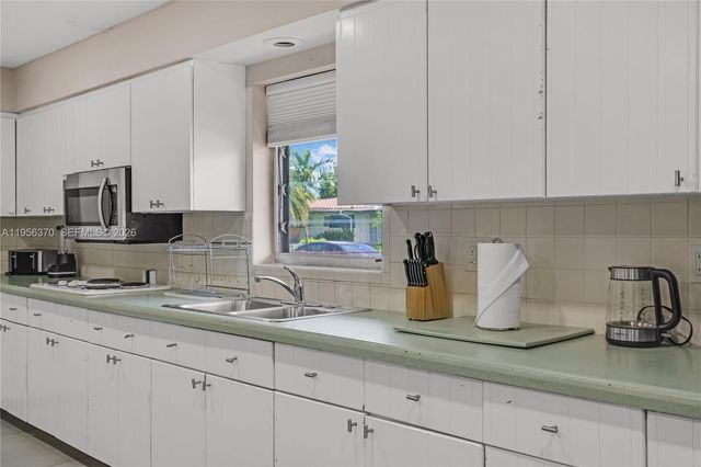 2217 NW 4th Ave, Wilton Manors, FL 33311