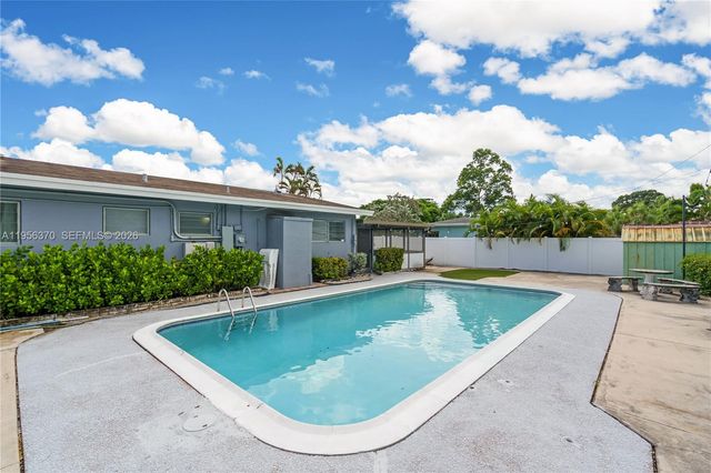 2217 NW 4th Ave, Wilton Manors, FL 33311