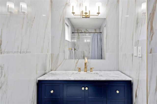 2217 NW 4th Ave, Wilton Manors, FL 33311