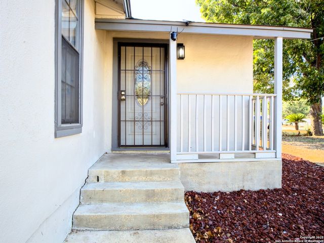 918 E Ashley, San Antonio, TX 78221