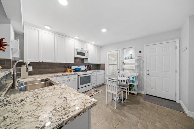 1476 Gemini Street, Houston, TX 77058