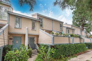 9901 Independence Avenue D, Chatsworth (los Angeles), CA 91311