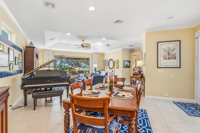 687 HAMPTON WOODS Lane SW, Vero Beach, FL 32962