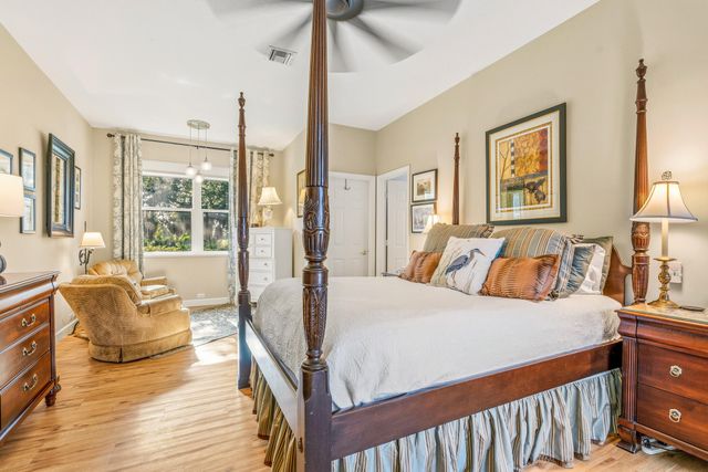 687 HAMPTON WOODS Lane SW, Vero Beach, FL 32962