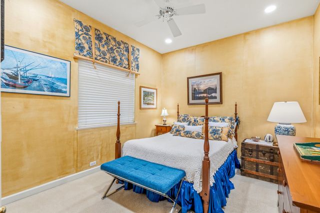 687 HAMPTON WOODS Lane SW, Vero Beach, FL 32962