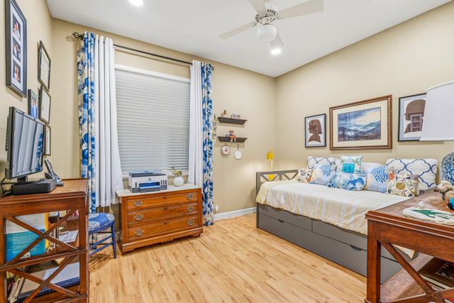687 HAMPTON WOODS Lane SW, Vero Beach, FL 32962