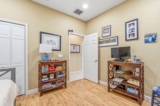 687 HAMPTON WOODS Lane SW, Vero Beach, FL 32962
