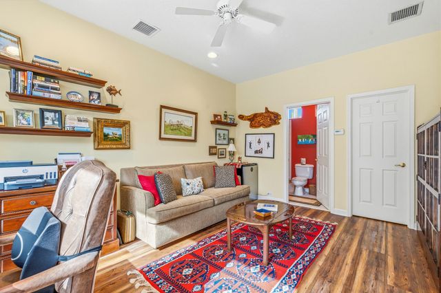 687 HAMPTON WOODS Lane SW, Vero Beach, FL 32962