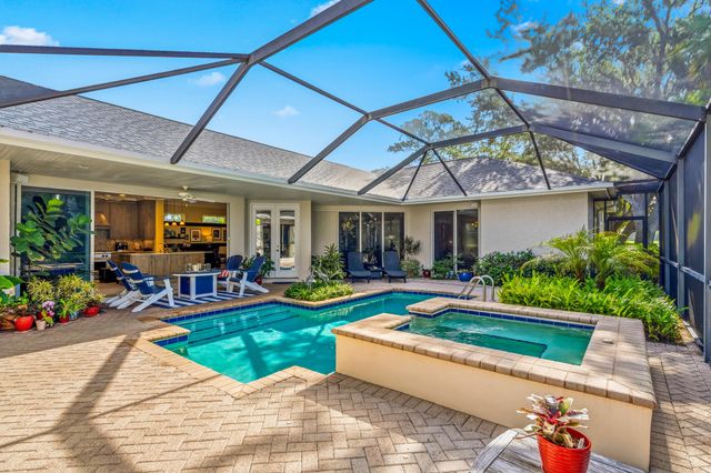 687 HAMPTON WOODS Lane SW, Vero Beach, FL 32962