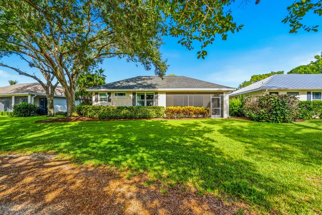 687 HAMPTON WOODS Lane SW, Vero Beach, FL 32962