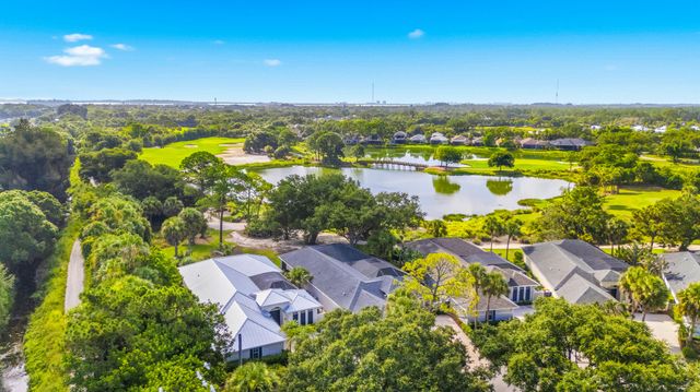 687 HAMPTON WOODS Lane SW, Vero Beach, FL 32962