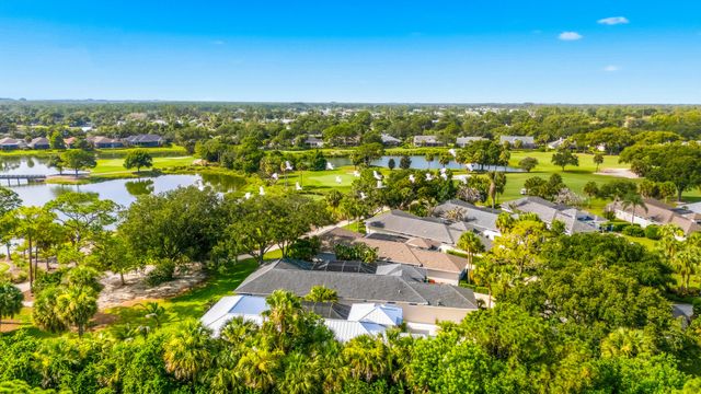 687 HAMPTON WOODS Lane SW, Vero Beach, FL 32962