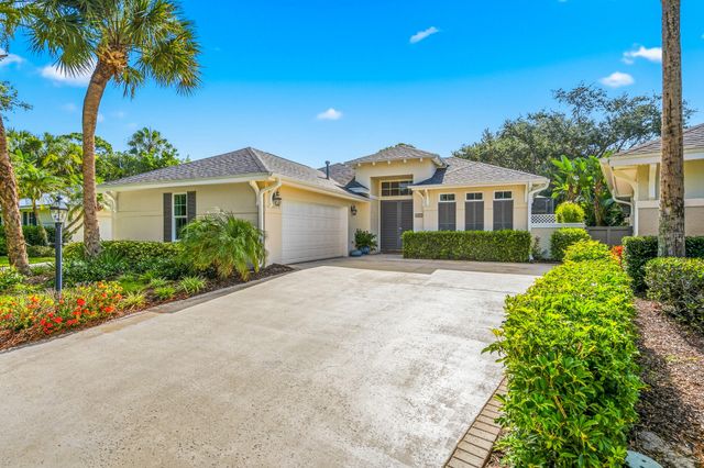 687 HAMPTON WOODS Lane SW, Vero Beach, FL 32962