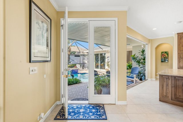687 HAMPTON WOODS Lane SW, Vero Beach, FL 32962