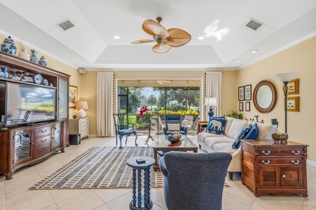 687 HAMPTON WOODS Lane SW, Vero Beach, FL 32962