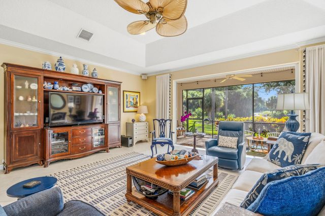 687 HAMPTON WOODS Lane SW, Vero Beach, FL 32962