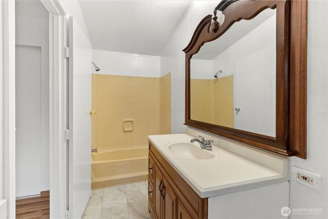 8363 Holly Lane, Maple Falls, WA 98266