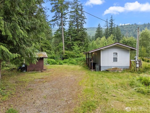 8363 Holly Lane, Maple Falls, WA 98266