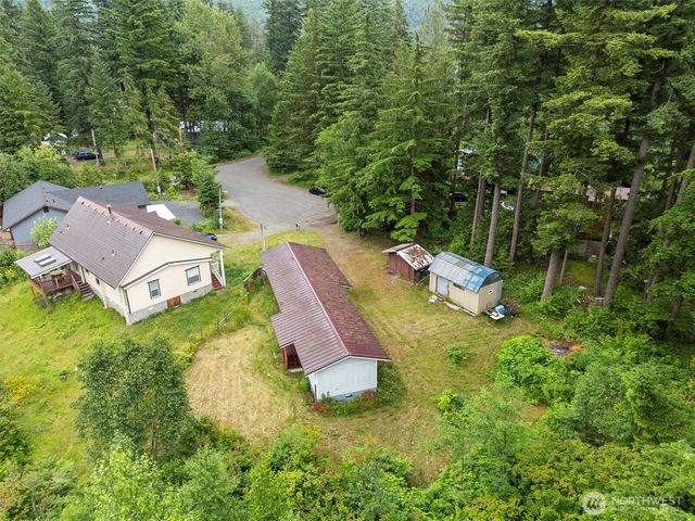 8363 Holly Lane, Maple Falls, WA 98266