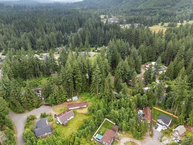 8363 Holly Lane, Maple Falls, WA 98266