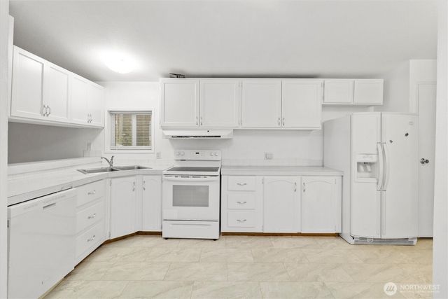8363 Holly Lane, Maple Falls, WA 98266