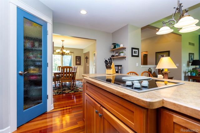9887 Hadley Road, Independence Charter Township, MI 48348