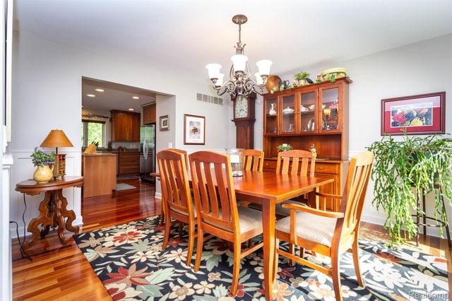 9887 Hadley Road, Independence Charter Township, MI 48348