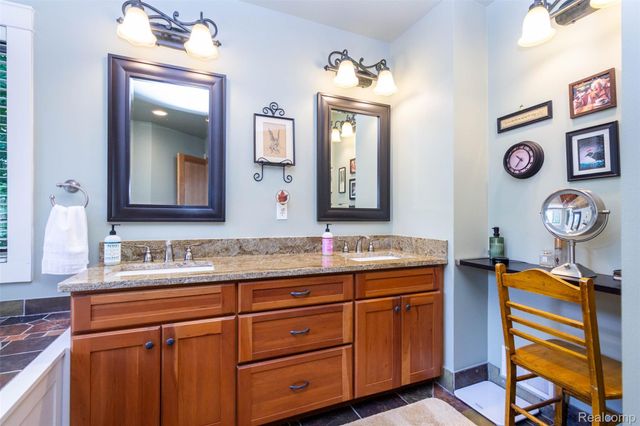 9887 Hadley Road, Independence Charter Township, MI 48348