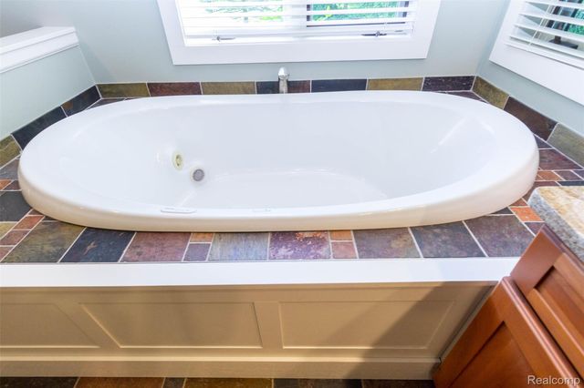 9887 Hadley Road, Independence Charter Township, MI 48348
