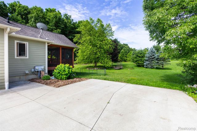 9887 Hadley Road, Independence Charter Township, MI 48348
