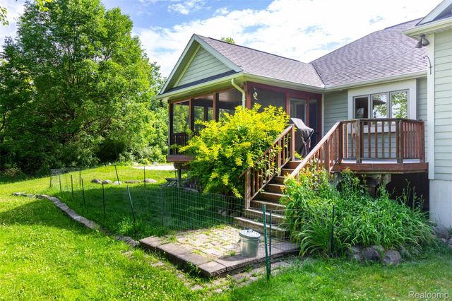 9887 Hadley Road, Independence Charter Township, MI 48348