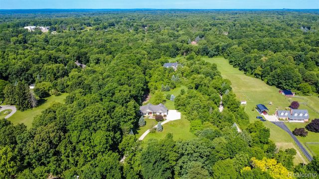 9887 Hadley Road, Independence Charter Township, MI 48348