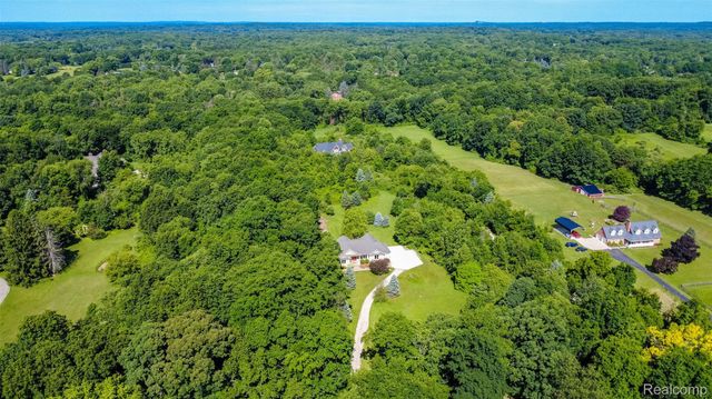 9887 Hadley Road, Independence Charter Township, MI 48348