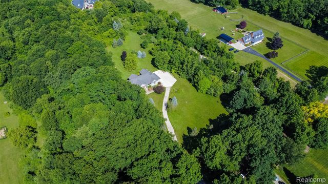 9887 Hadley Road, Independence Charter Township, MI 48348