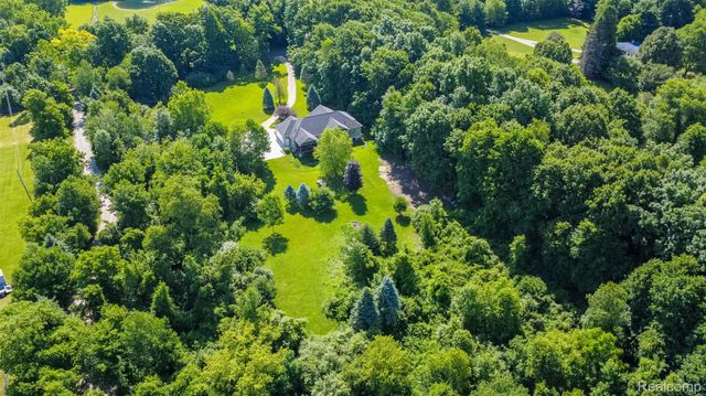 9887 Hadley Road, Independence Charter Township, MI 48348