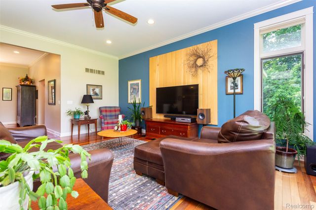 9887 Hadley Road, Independence Charter Township, MI 48348