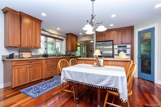 9887 Hadley Road, Independence Charter Township, MI 48348