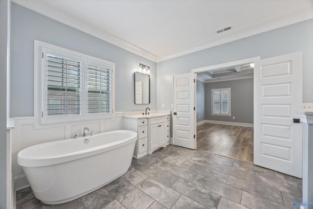 7555 Parktrace Lane SE, Owens Cross Roads, AL 35763