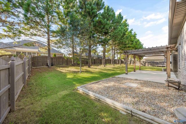 7555 Parktrace Lane SE, Owens Cross Roads, AL 35763