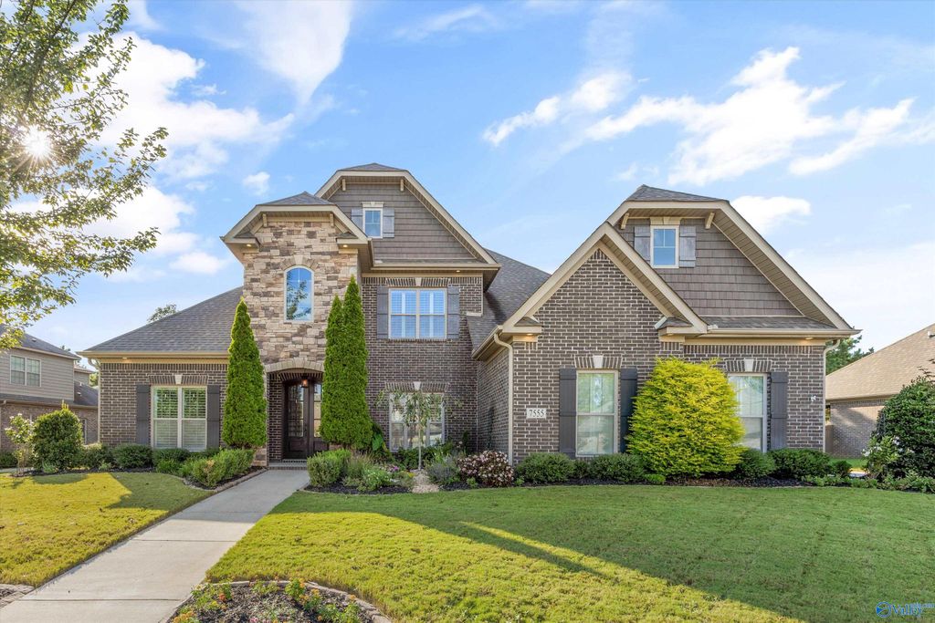 7555 Parktrace Lane SE, Owens Cross Roads, AL 35763