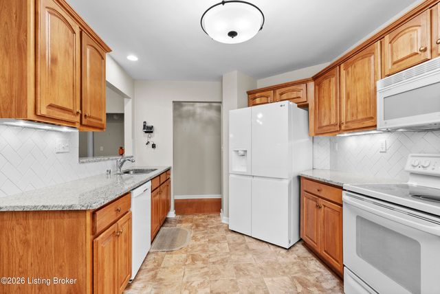 4114 Lilac Vista Dr, Louisville, KY 40241