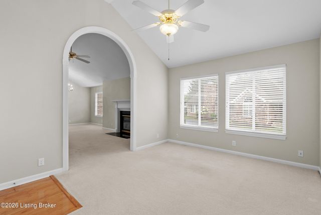 4114 Lilac Vista Dr, Louisville, KY 40241