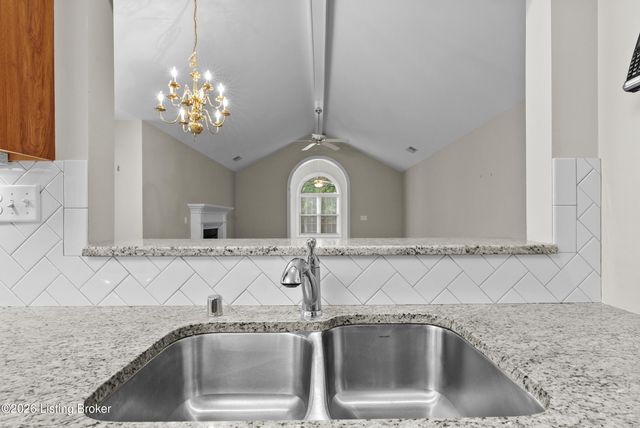 4114 Lilac Vista Dr, Louisville, KY 40241